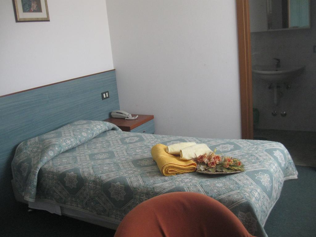 Albergo Del Turista Vernasca الغرفة الصورة